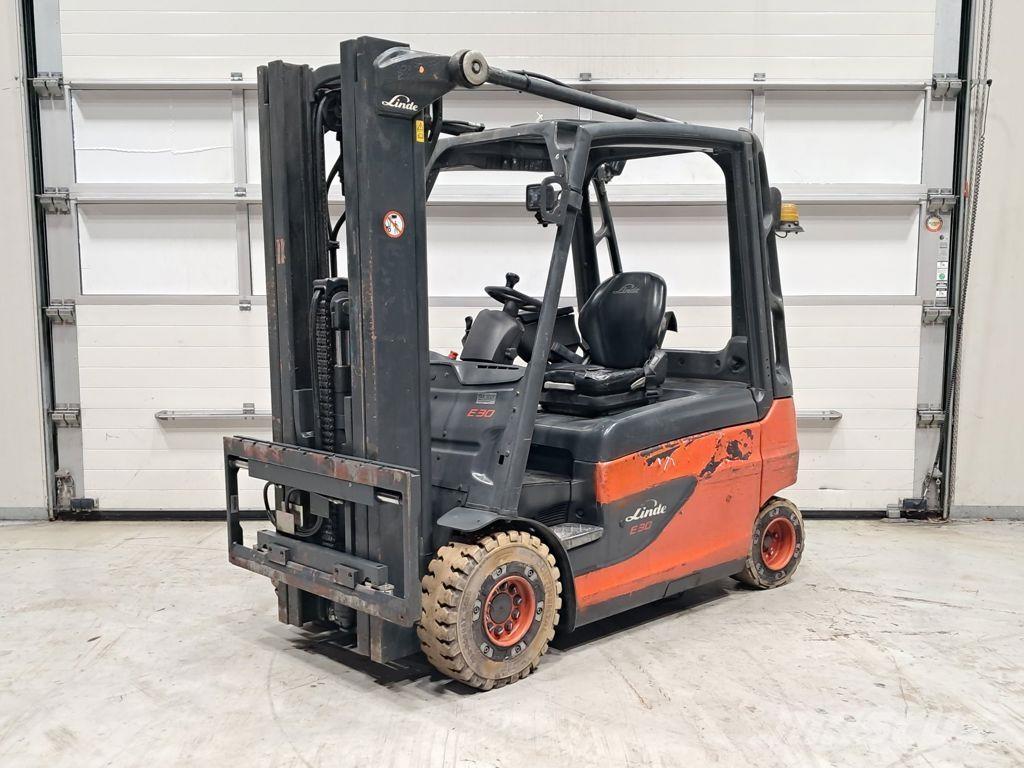 Linde E30L-01 Elektromos targoncák