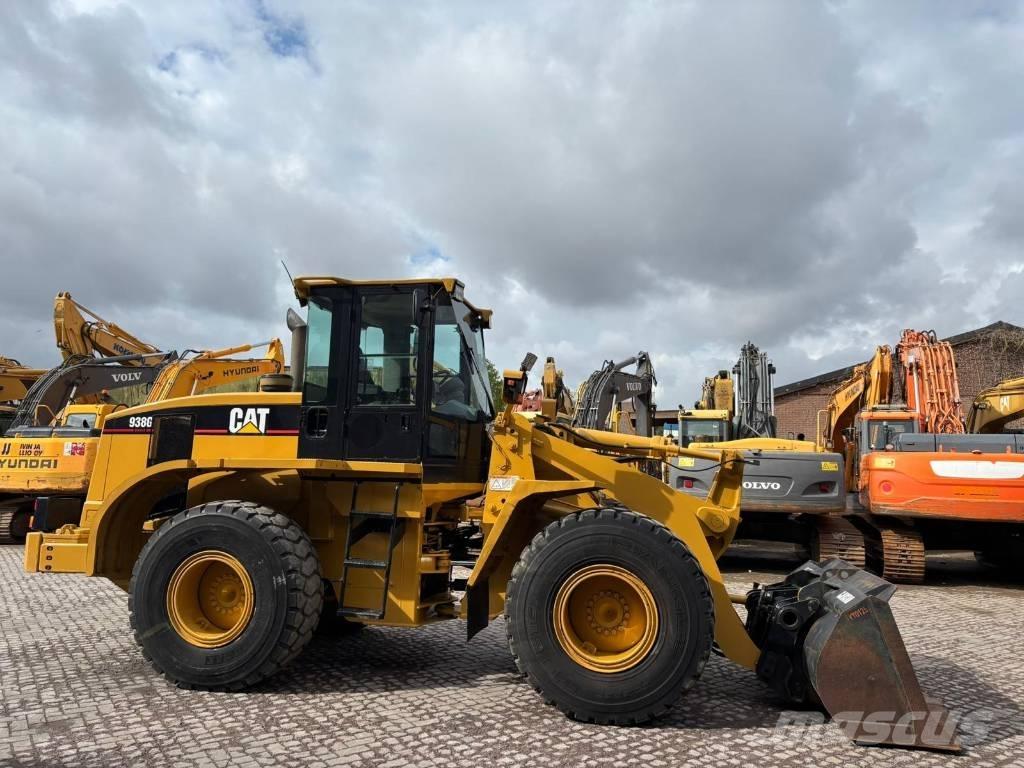 CAT 938 G Gumikerekes homlokrakodók