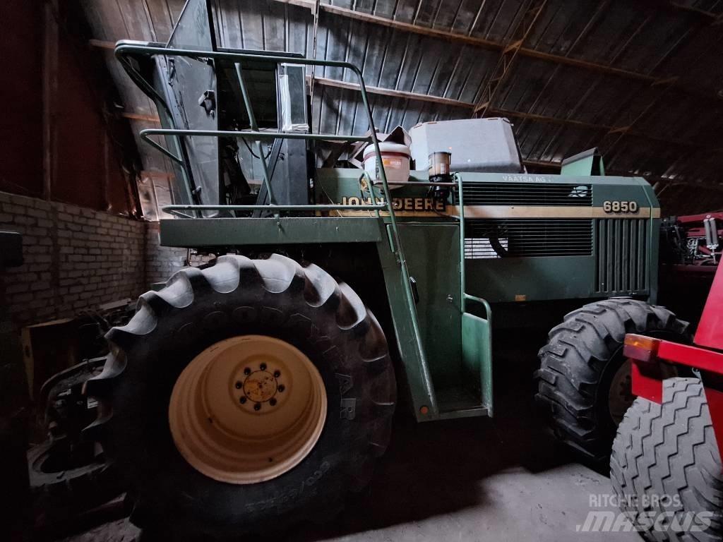 John Deere 6850 Önjáró szecskázók
