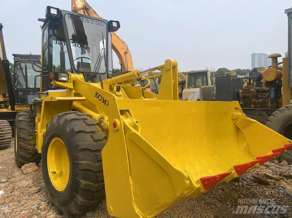 Komatsu WA100-1 Gumikerekes homlokrakodók