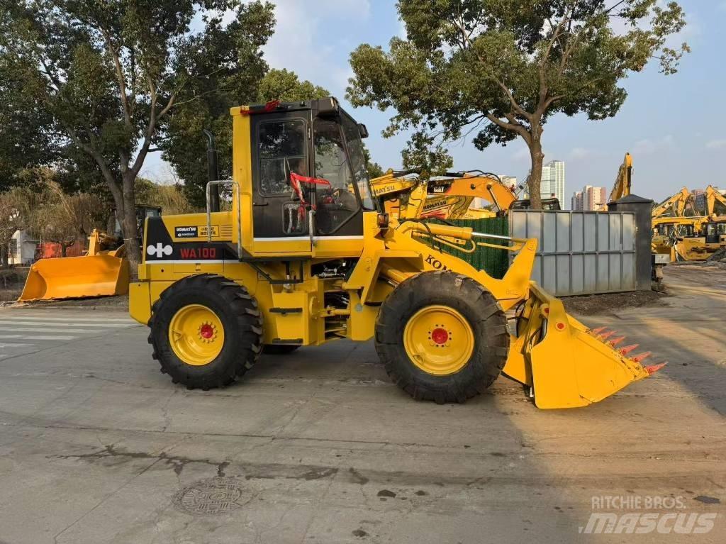 Komatsu WA100-1 Gumikerekes homlokrakodók