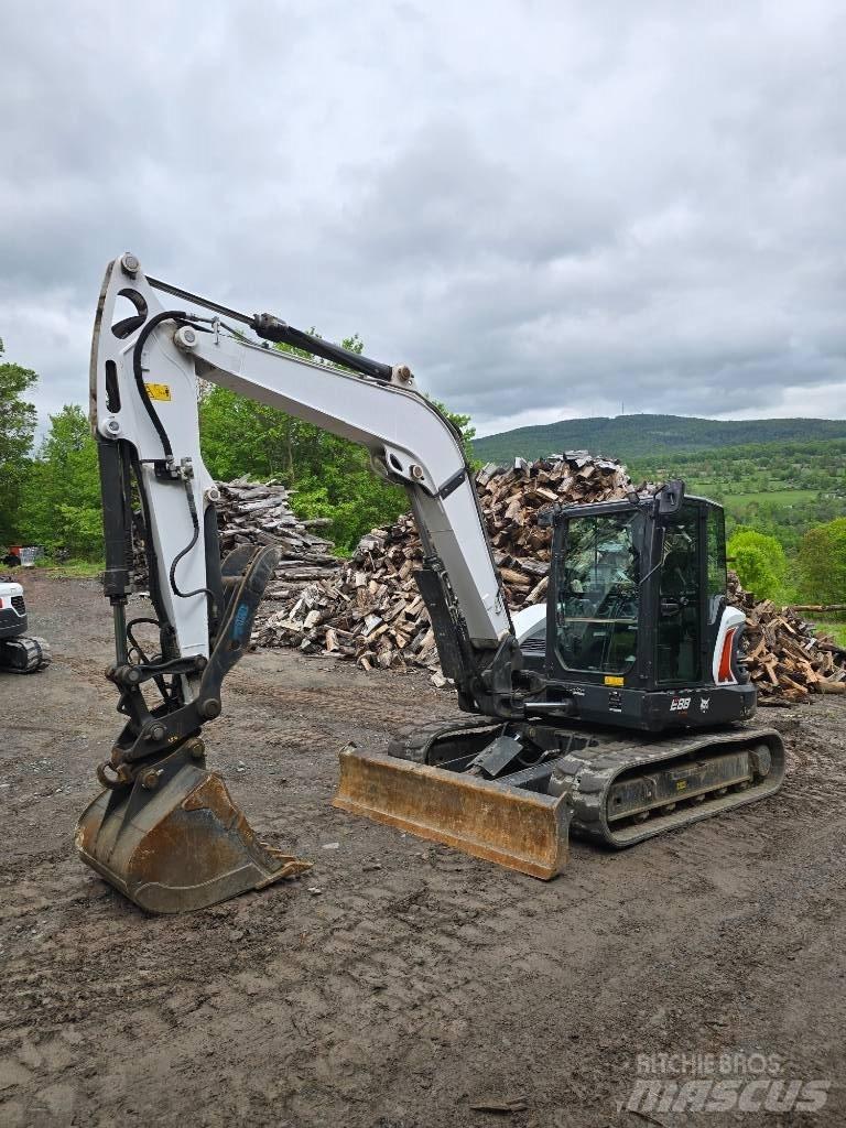 Bobcat E 88 R2 Lánctalpas kotrók