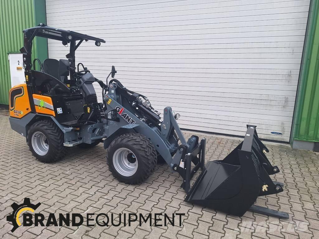 GiANT G2700E X-TRA Gumikerekes homlokrakodók