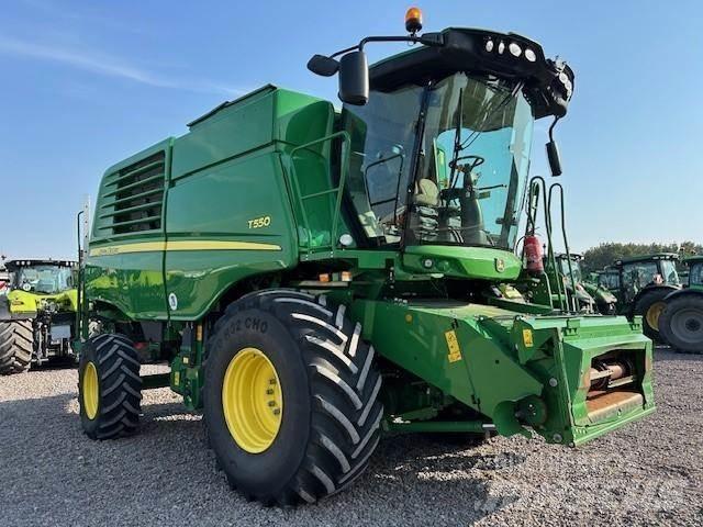 John Deere T 550 Kombájnok