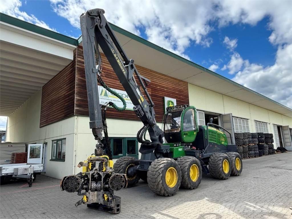 John Deere 1270 G Betakarítók
