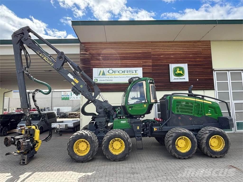 John Deere 1270 G Betakarítók