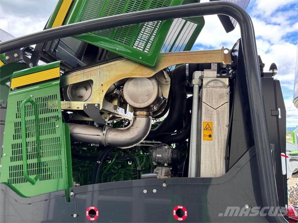 John Deere 1270 G Betakarítók