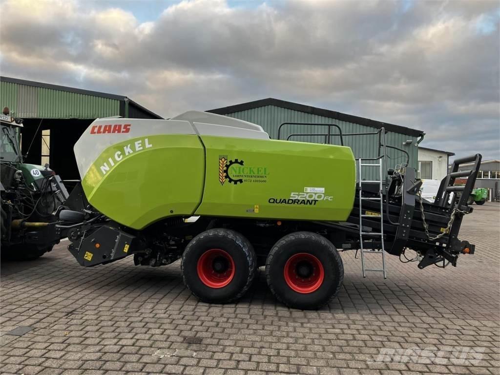 CLAAS 5200 FC Szögletes bálázók