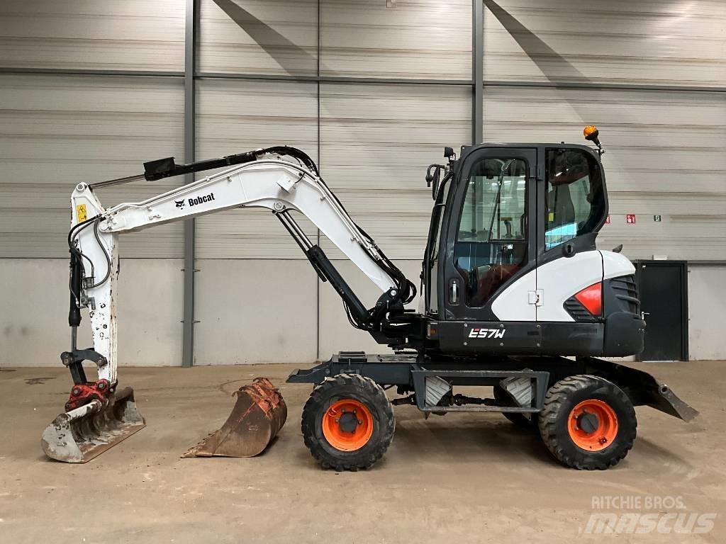 Bobcat E 57 W Gumikerekes kotrók