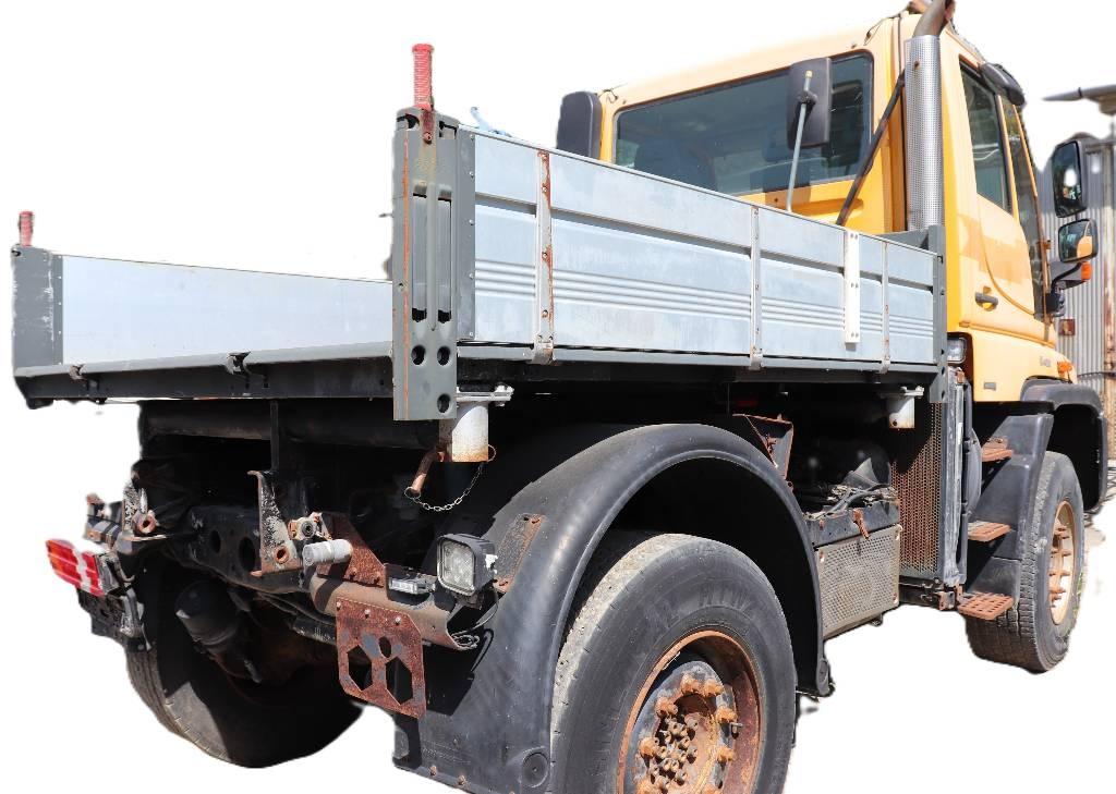 Unimog U400 Platós / Ponyvás teherautók