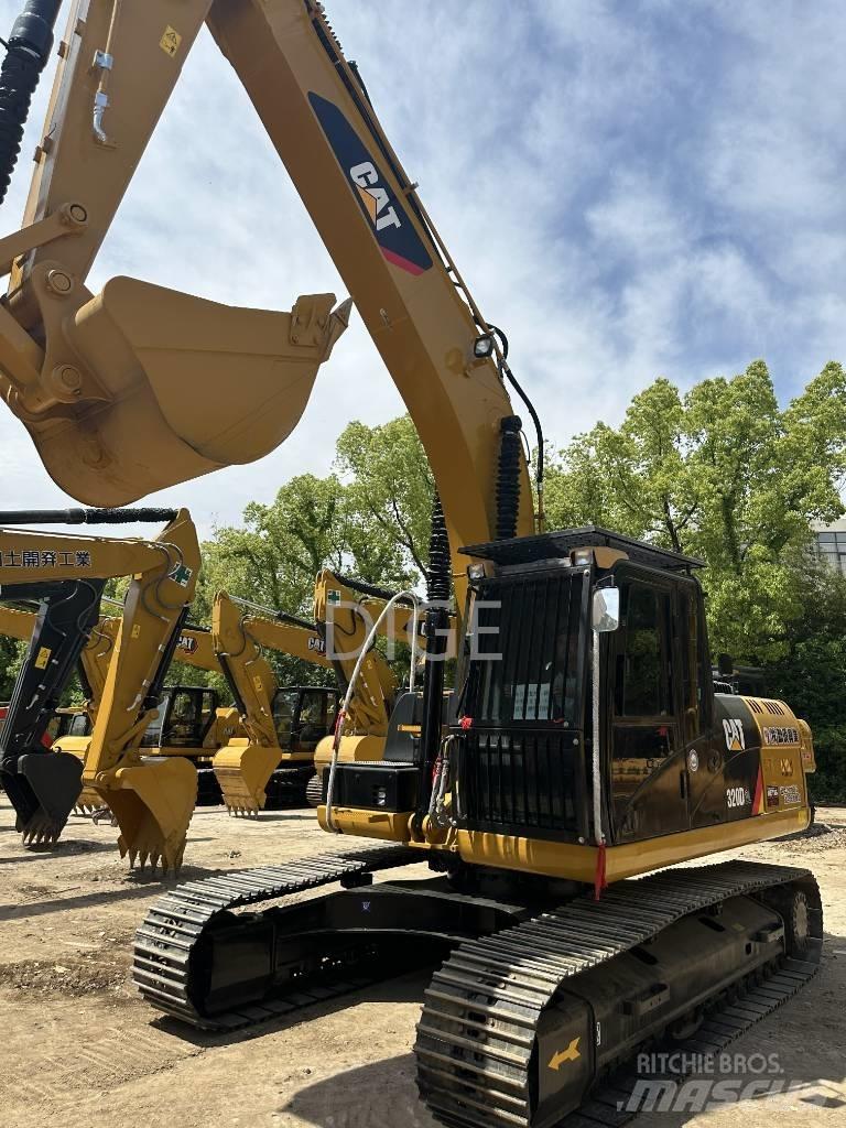 CAT CAT320D Közepes (midi) kotrók 7 t - 12 t