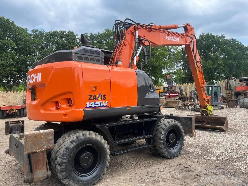Hitachi ZX 145 W-6 Gumikerekes kotrók