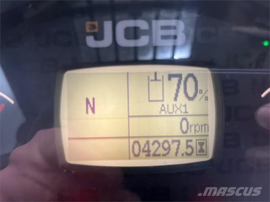 JCB TM 220 Agri Gumikerekes homlokrakodók