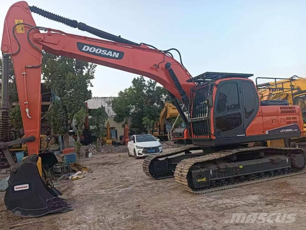 Doosan DX 225 LCA Lánctalpas kotrók