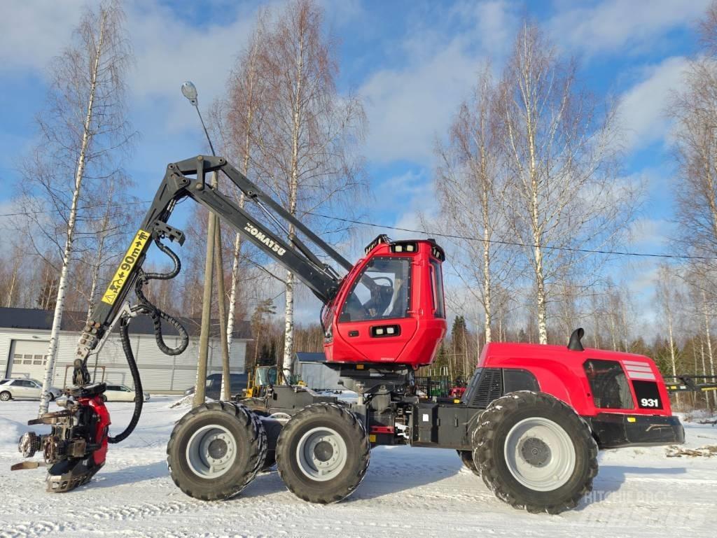 Komatsu 931 Betakarítók