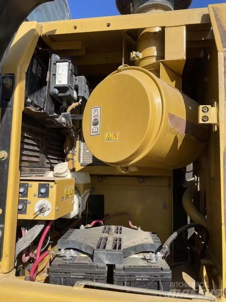 CAT 329 D2 Lánctalpas kotrók