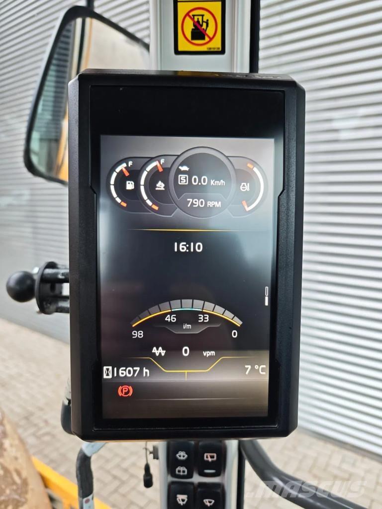 Volvo SD135B Pneumatikus kerekes hengerek