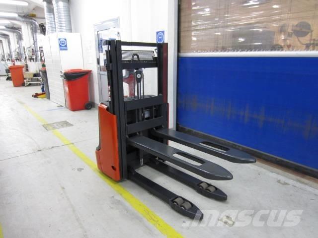 Linde L 10 Gyalogkíséretű targonca