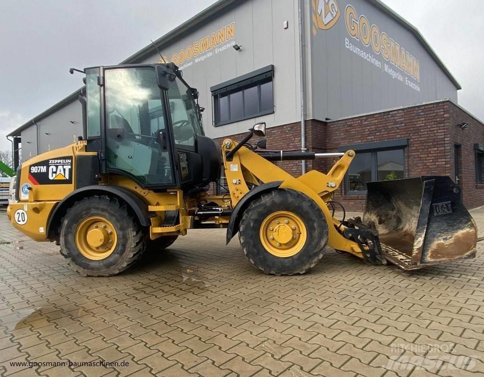 CAT 907 M Gumikerekes homlokrakodók