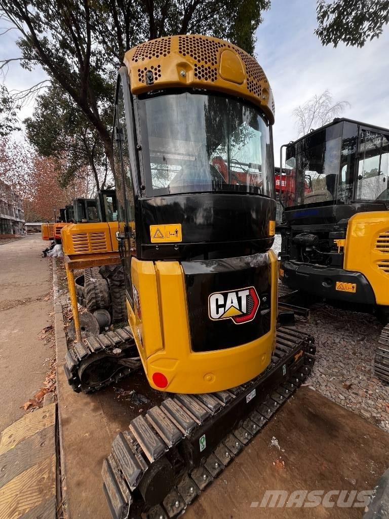 CAT 302 Lánctalpas kotrók