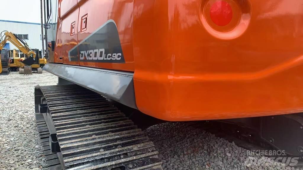 Doosan DX 300 Lánctalpas kotrók
