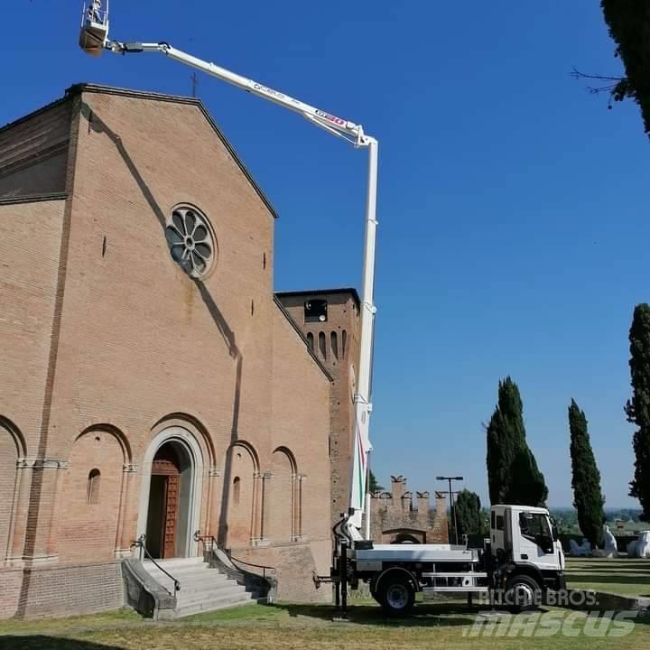 Cela DT 30 Teherautóra szerelt emelők és állványok
