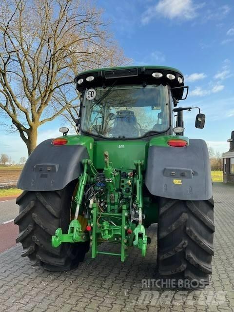 John Deere 7310 R Traktorok