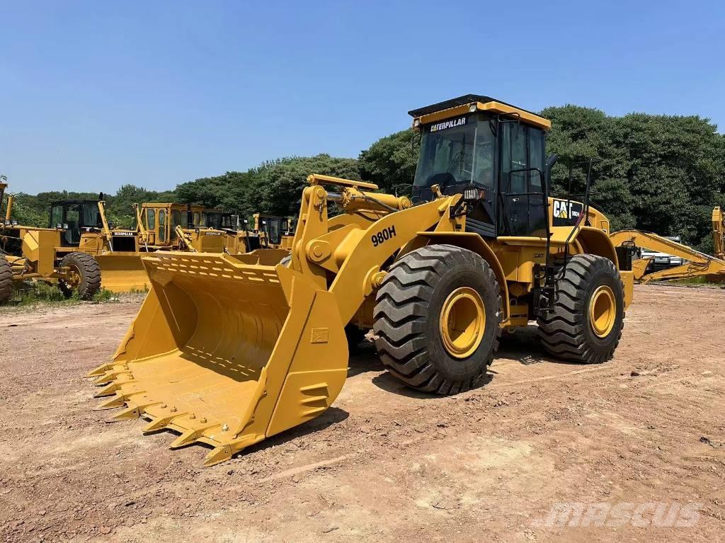 CAT 980 H Gumikerekes homlokrakodók