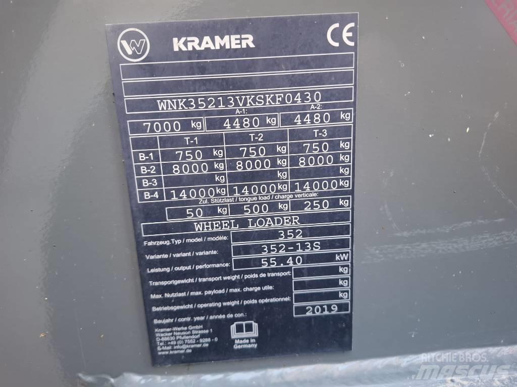 Kramer 8105 Gumikerekes homlokrakodók