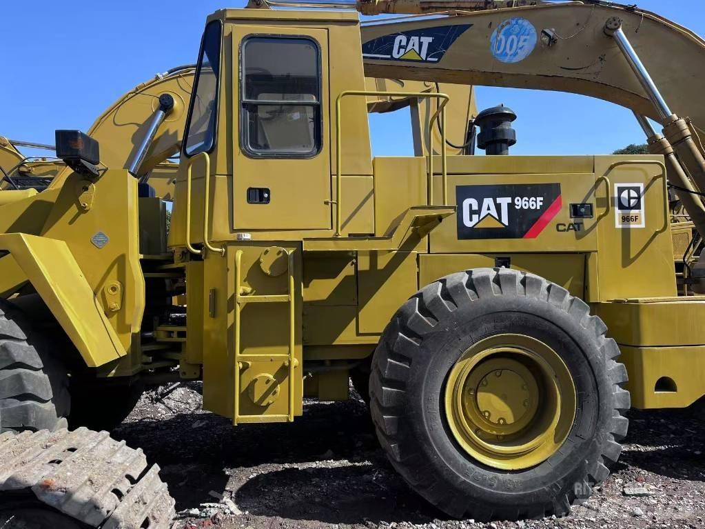 CAT 966F Gumikerekes homlokrakodók