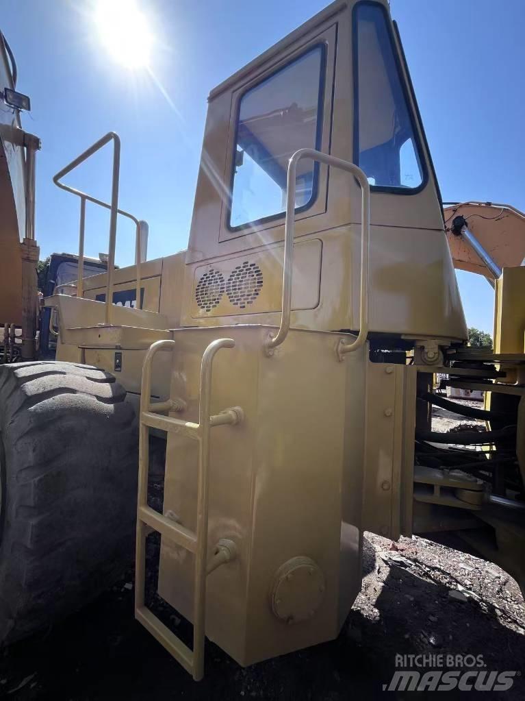 CAT 966F Gumikerekes homlokrakodók