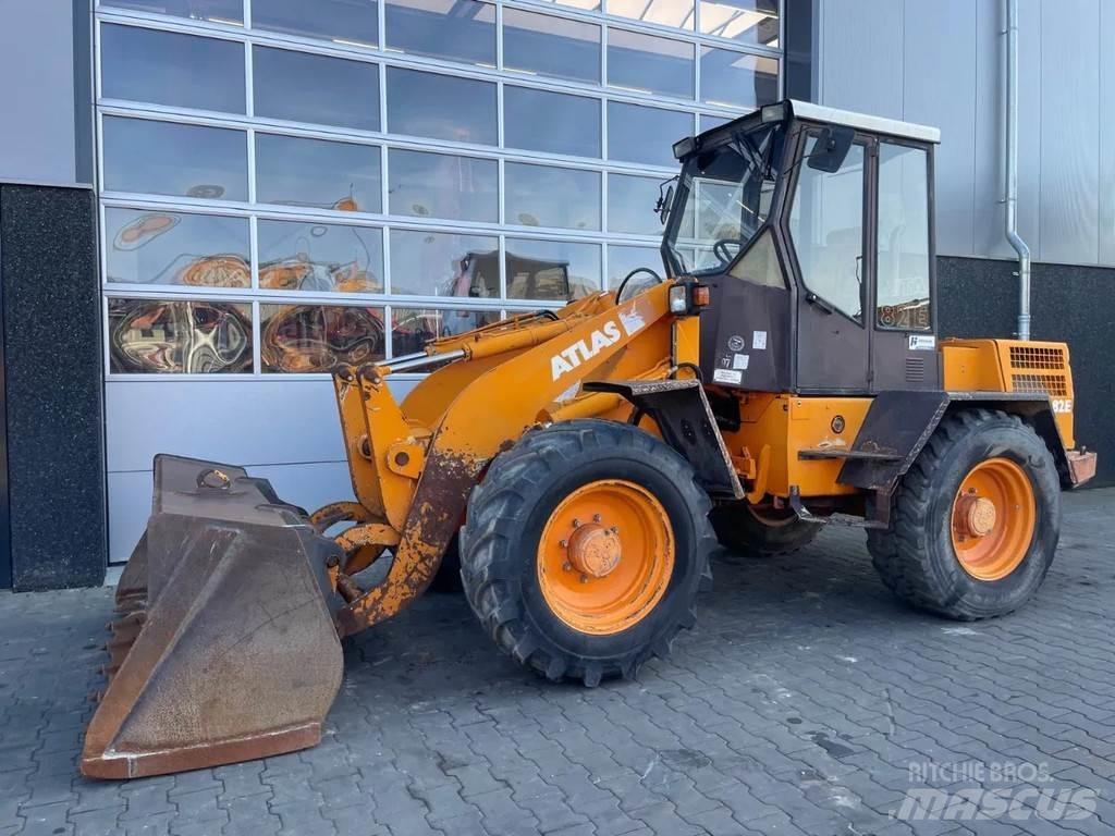 Atlas 82E Gumikerekes homlokrakodók