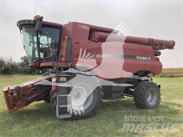 Case IH 8240 Kombájnok