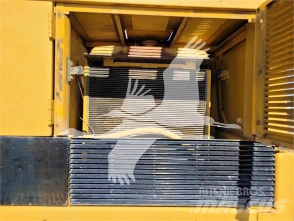 CAT 235 Lánctalpas kotrók