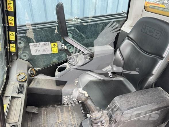 JCB 3TS-8T Kompaktrakodók