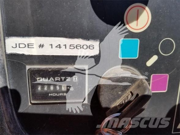 JLG 600AJ Karos emelők