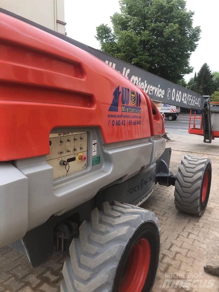 SkyJack SJ 66 T Karos emelők