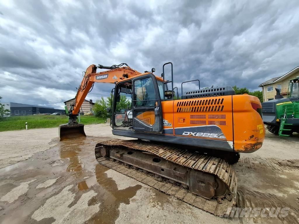 Doosan DX 225 LC-5 Lánctalpas kotrók