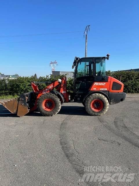 Kubota R 082 Gumikerekes homlokrakodók