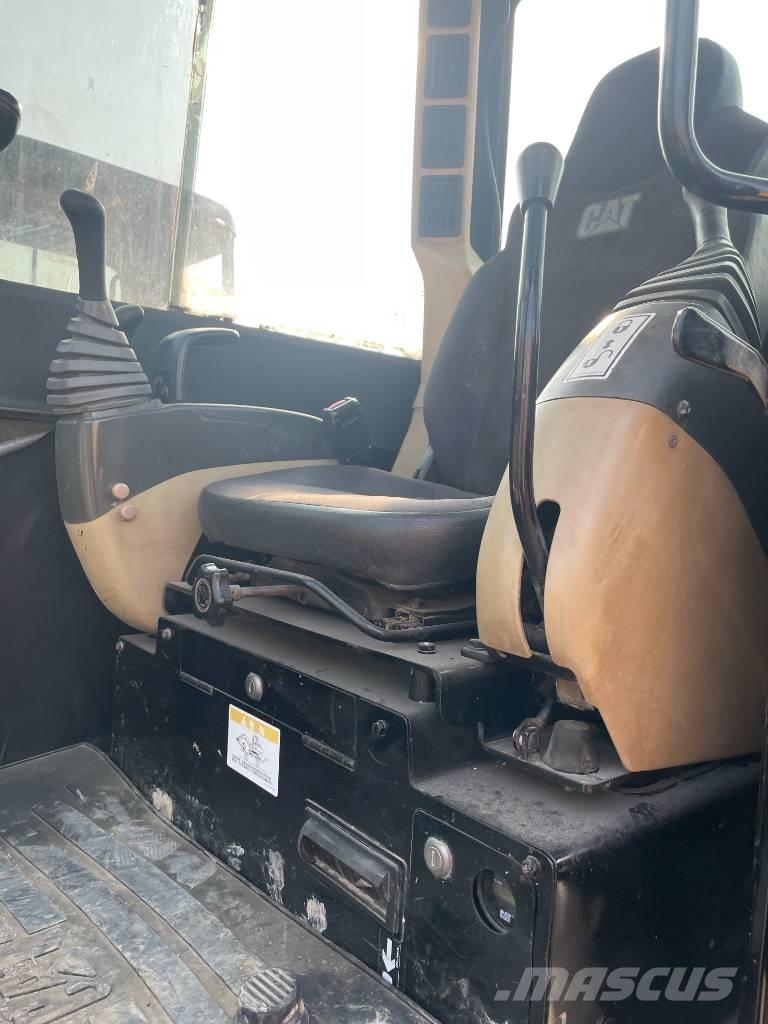 CAT 306 Mini kotrók < 7t