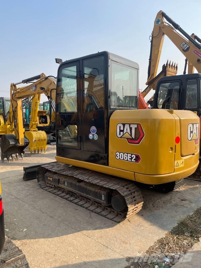 CAT 306 Mini kotrók < 7t