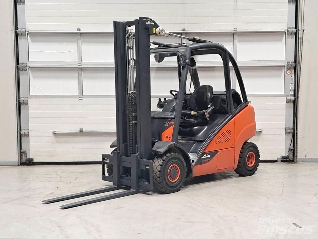 Linde H25T-02 Gázüzemű targoncák