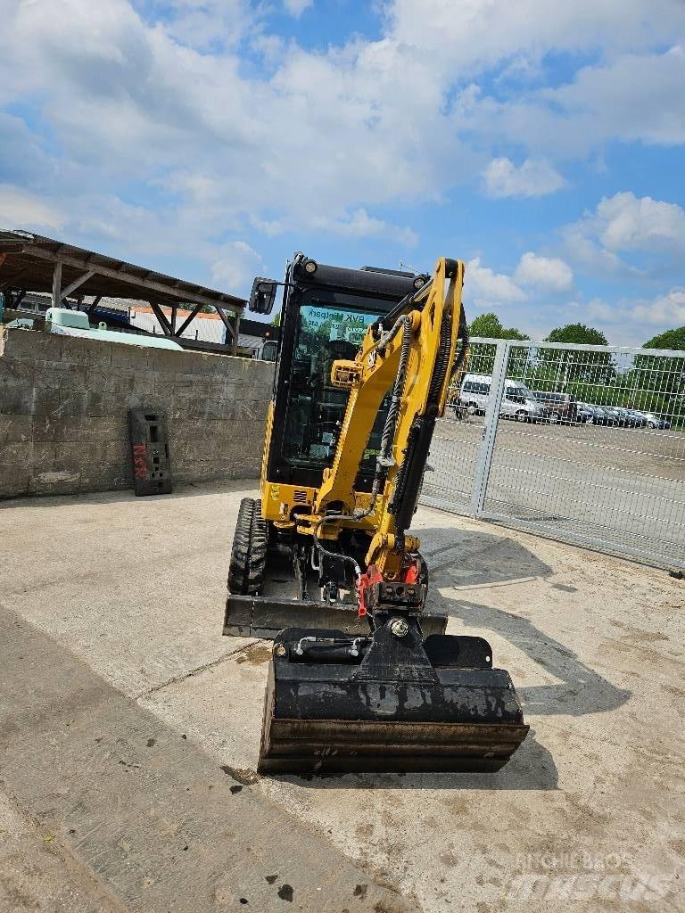CAT 301.8 Mini kotrók < 7t