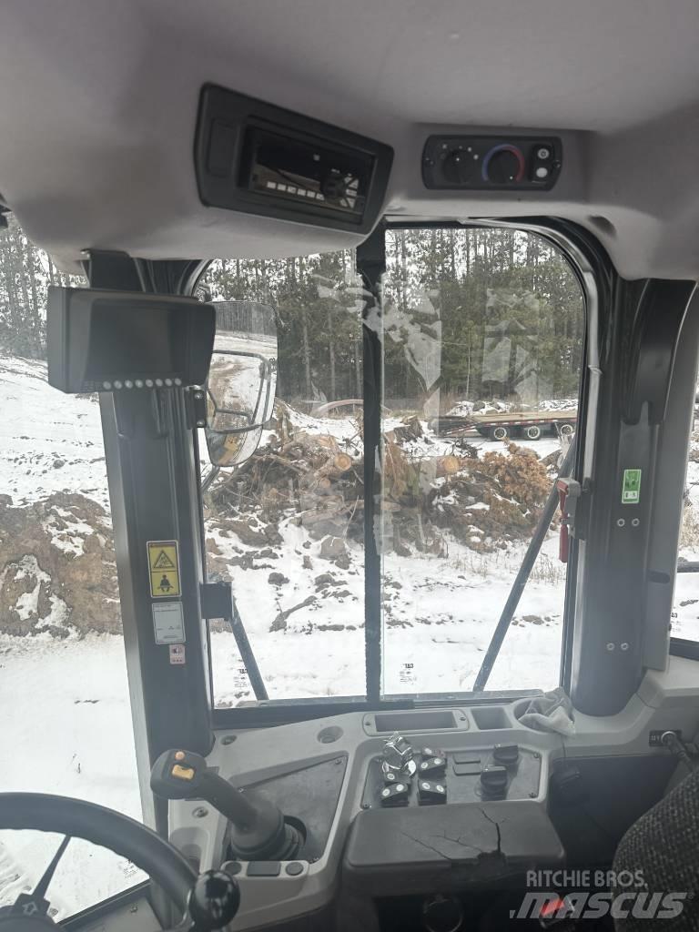 CAT 950 Gumikerekes homlokrakodók
