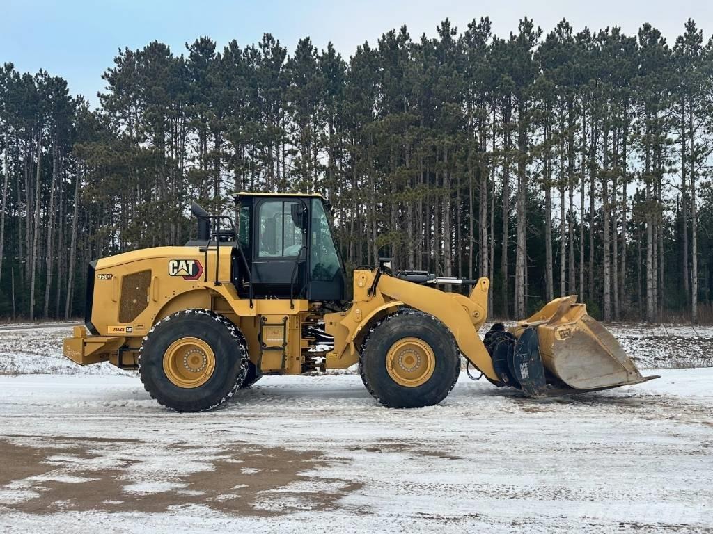 CAT 950 Gumikerekes homlokrakodók