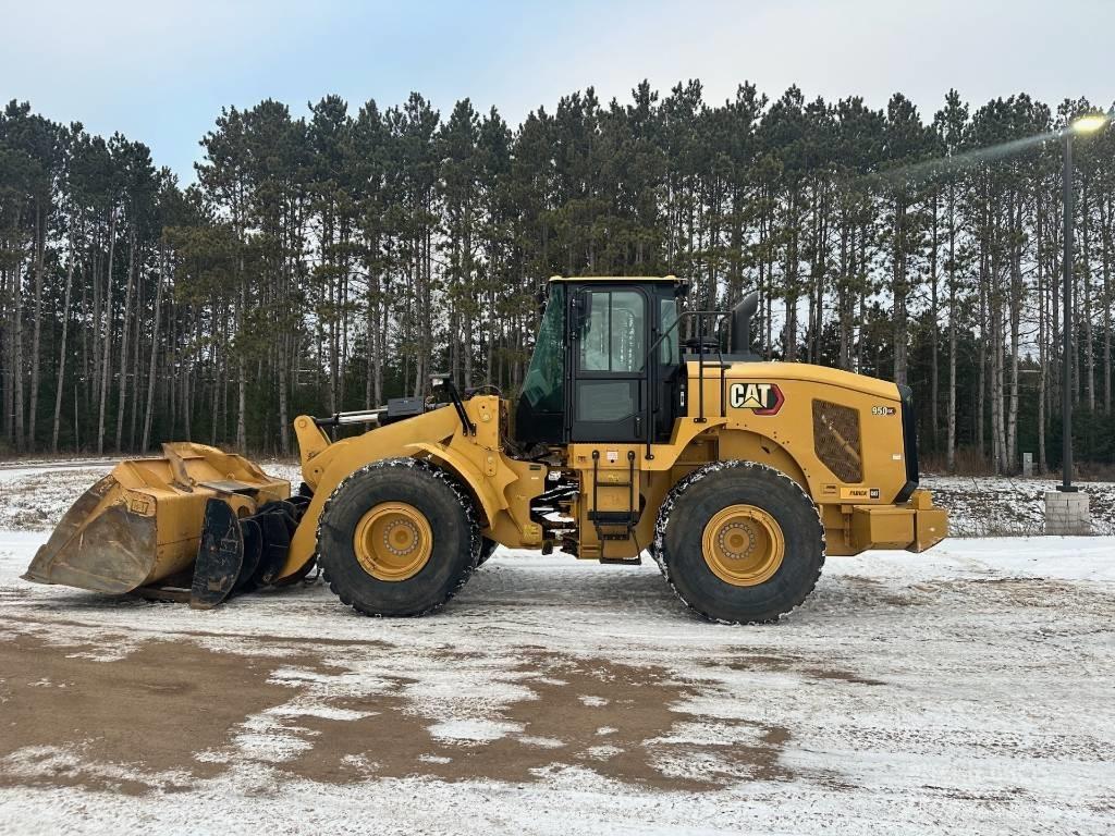 CAT 950 Gumikerekes homlokrakodók