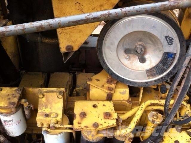 Komatsu D 155 A-3 lánctalpas dózerek