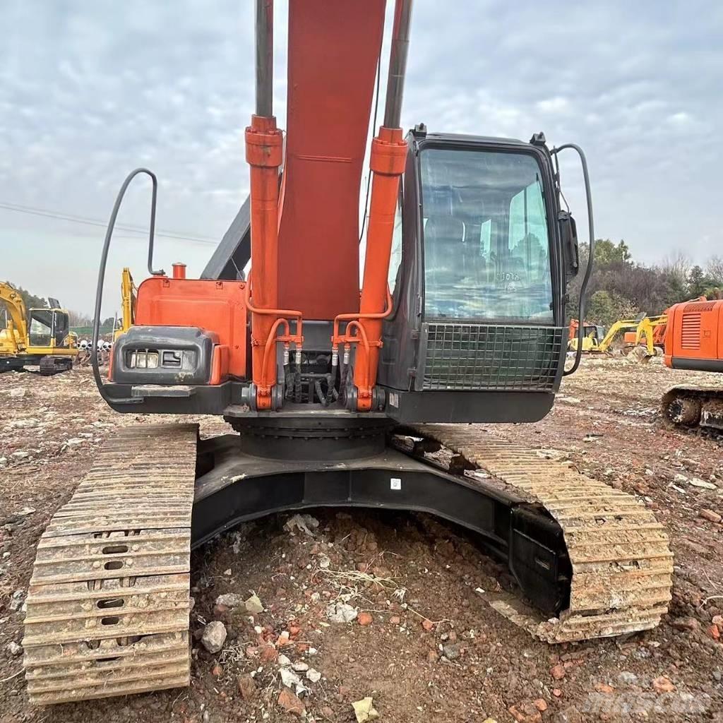 Hitachi ZX 240 Lánctalpas kotrók