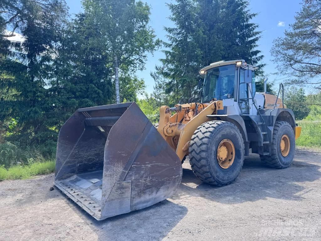 Liebherr L 544 Gumikerekes homlokrakodók