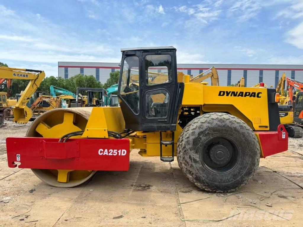 Dynapac CA251D Egydobos hengerek